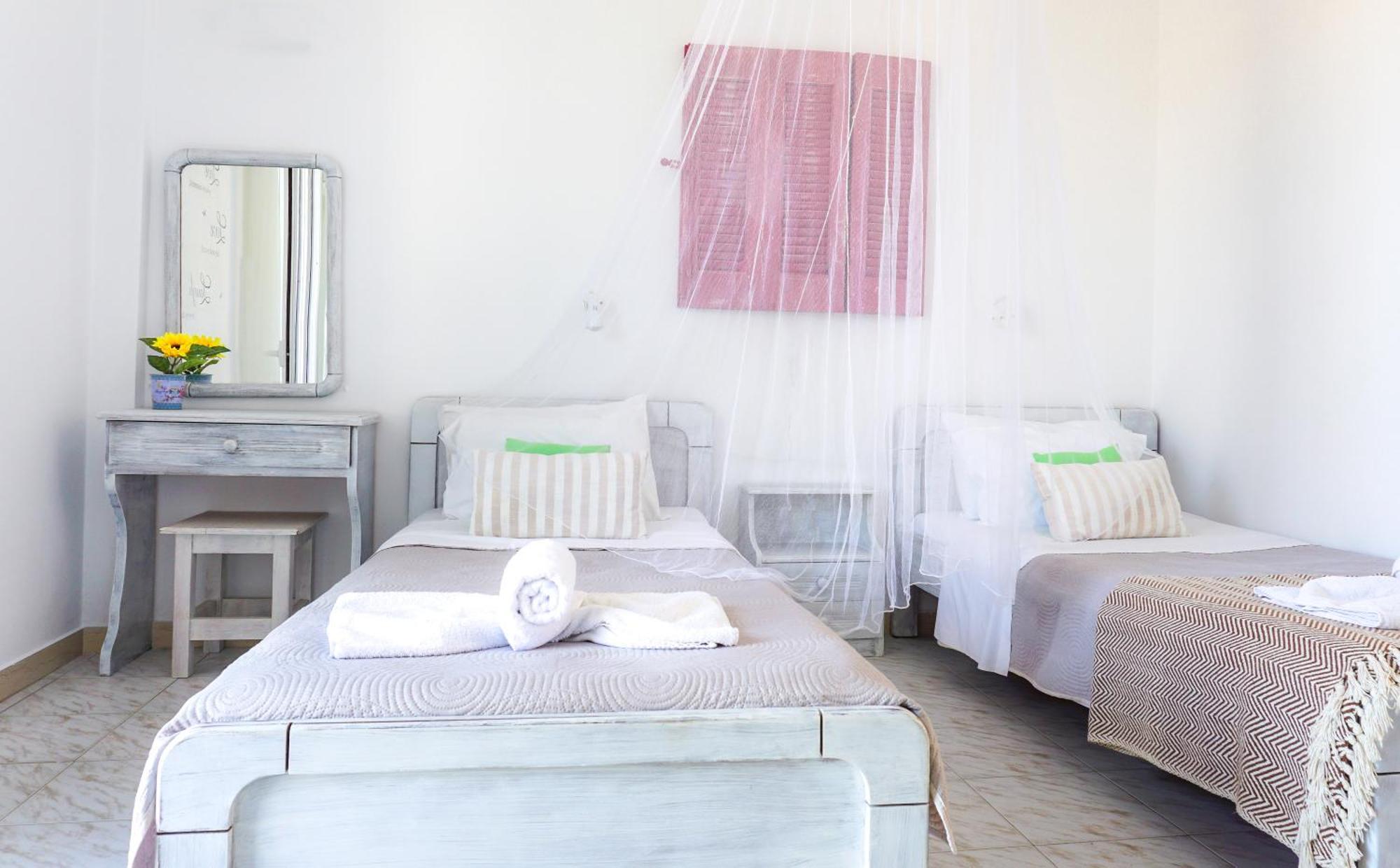 Cubaneros Holiday Inn Laganas Habitación foto