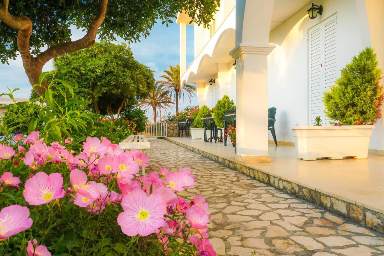Cubaneros Holiday Inn Laganas Exterior foto